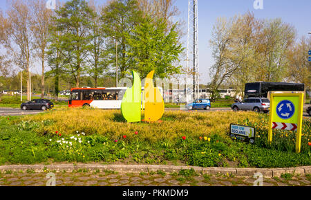 Leiden, Pays-Bas - 22 Avril 2018 : Tulip statue à l'entrée de Keukenhoff Banque D'Images