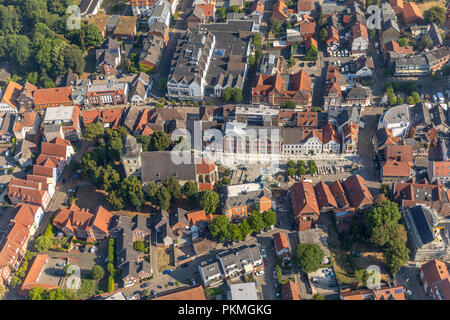 Vue aérienne, paroisse de Saint Barthélémy, centre-ville, marché, Südstraße, Ahlen, Ruhr, Rhénanie du Nord-Westphalie Banque D'Images