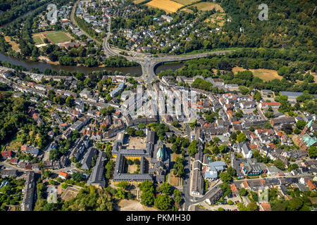 Vue aérienne, vue d'Essen-Werden, Université des Arts Folkwang, Basilique Saint Ludgerus, Heidhausen, Essen, Ruhr Banque D'Images