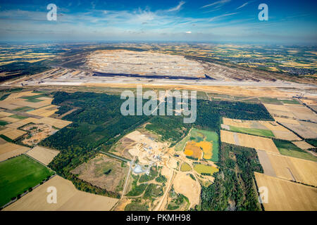 Vue aérienne, Etzweiler, lignite exploitation minière à ciel ouvert, la forêt de Hambach, Bürgewald Steinheide, zone de conservation du paysage Banque D'Images