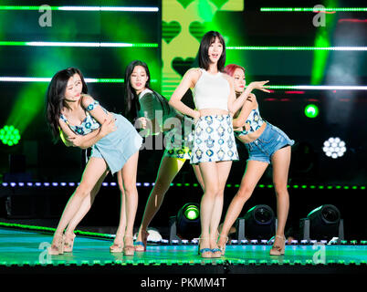 Berry Bon, Sep 8, 2018 : Groupe de fille de la Corée du Sud Berry Bon fonctionne à la vague de musique coréenne MBC 2018 concert à Séoul, Corée du Sud. Credit : Lee Jae-Won/AFLO/Alamy Live News Banque D'Images