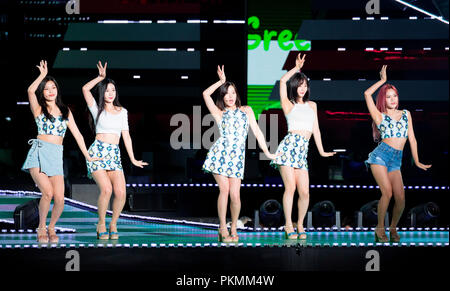 Berry Bon, Sep 8, 2018 : Groupe de fille de la Corée du Sud Berry Bon fonctionne à la vague de musique coréenne MBC 2018 concert à Séoul, Corée du Sud. Credit : Lee Jae-Won/AFLO/Alamy Live News Banque D'Images