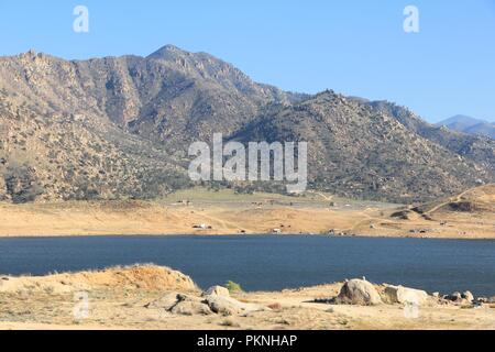 La sécheresse en Californie - faible niveau de Lake Isabella dans Comté de Kern. United States paysage. Banque D'Images