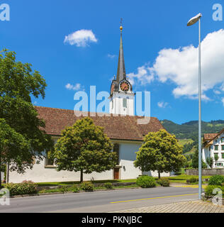 Une église dans le village de Genève dans le canton de Schwyz. Banque D'Images