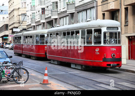 Vienne - 5 SEPTEMBRE : Tramway le 5 septembre 2011 à Vienne. Avec 172km de longueur totale, réseau de tramway de Vienne est parmi les plus importants au monde. En 2009 186. Banque D'Images