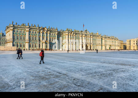 Saint Petersburg, Russie - le 23 janvier 2018 : vue sur la Place du Palais avec le Palais d'hiver en hiver Banque D'Images