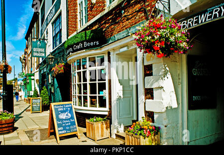 Le George & Dragon et l'Union des armes, on Tees Yarm, Angleterre du Nord-Est Banque D'Images