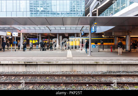 Utrecht, Pays-Bas - le 16 novembre 2017 - Utrecht Centraal Station de chemin de fer Banque D'Images