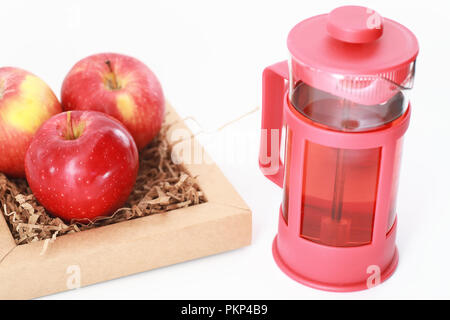 Juteux frais pommes sur un tableau blanc Banque D'Images