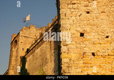 L'Italie, la Lombardie, le lac de Garde, Torre del Benaco, murs du château, Château Scaligero. Banque D'Images