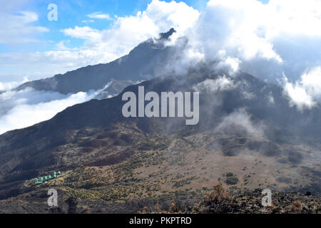 Le Mont Meru vu de peu de Meru, Parc National d'Arusha, Tanzanie Banque D'Images