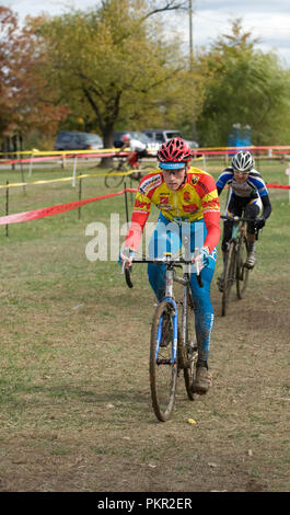 Apple Harvest Winchester cyclo-cross Cross à Jim Barnett Park à Winchester, en Virginie le 18 octobre 2009. C'est le no de cat. 1, 2, 3 course pour hommes. Banque D'Images