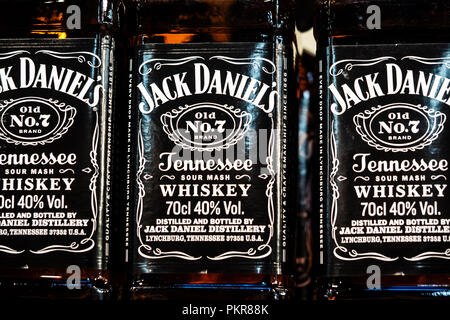 Jack Daniel's whiskey sur l'étagère du magasin. Jack Daniel's est une marque de Tennessee whiskey et les meilleures ventes de whisky américain dans le monde. Banque D'Images