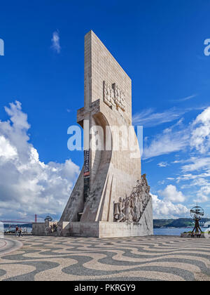 Lisbonne, Portugal - 05 novembre 2017 : Padrao dos Descobrimentos monument. Les découvertes de la mer monument commémore les navigateurs qui ont exploré l'oc Banque D'Images