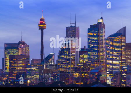 La ville de Sydney en Australie vu dans le port de Sydney à Cremorne Point. Banque D'Images