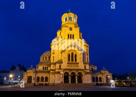 La cathédrale Alexandre Nevski de nuit à Sofia, Bulgarie. Banque D'Images