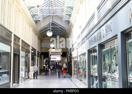 Glasgow's Jewellery Quarter dans le Argyll Arcade, entre Argyle Street et Buchanan Street dans le centre de la ville, en Ecosse, Royaume-Uni Banque D'Images