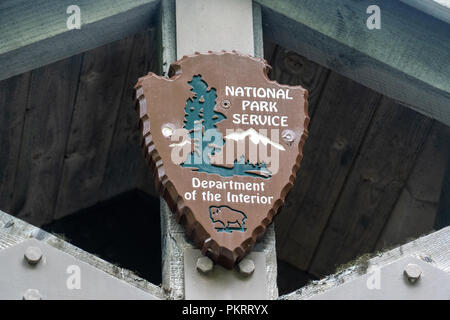 8 AOÛT 2018 - Seward, Alaska : signer et emblème de l'United States National Park Service, Ministère de l'intérieur Banque D'Images