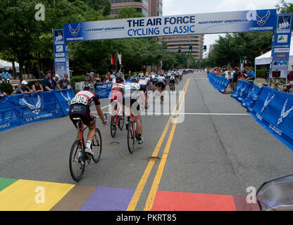 Les hommes pro domaine à l'Air Force Cycling Classic le 13 mai 2010, à Arlington, en Virginie. Banque D'Images