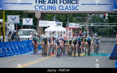 Le womens pro domaine à l'Air Force Cycling Classic le 13 mai 2010, à Arlington, en Virginie. Banque D'Images