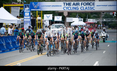 Le womens pro domaine à l'Air Force Cycling Classic le 13 mai 2010, à Arlington, en Virginie. Banque D'Images