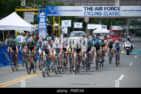 Le womens pro domaine à l'Air Force Cycling Classic le 13 mai 2010, à Arlington, en Virginie. Banque D'Images