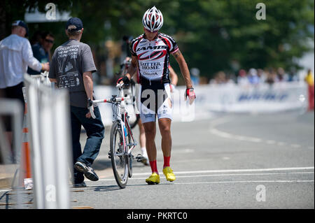 Les hommes pro champ pendant l'Air Force Cycling Classic Clarendon Cup le 12 mai 2010, à Arlington, en Virginie. Banque D'Images