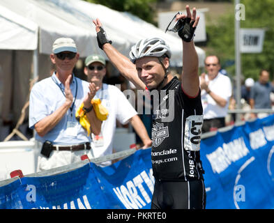 Les hommes pro champ pendant l'Air Force Cycling Classic Clarendon Cup le 12 mai 2010, à Arlington, en Virginie. Banque D'Images