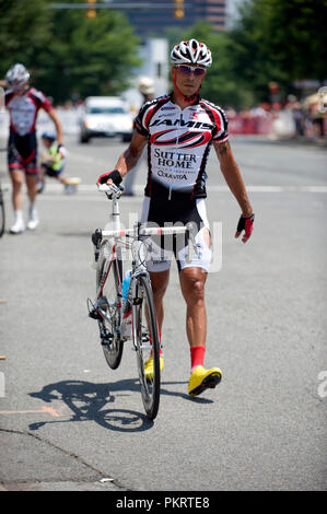 Les hommes pro champ pendant l'Air Force Cycling Classic Clarendon Cup le 12 mai 2010, à Arlington, en Virginie. Banque D'Images