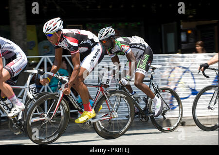 Les hommes pro champ pendant l'Air Force Cycling Classic Clarendon Cup le 12 mai 2010, à Arlington, en Virginie. Banque D'Images