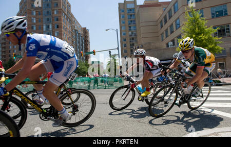 Les hommes pro champ pendant l'Air Force Cycling Classic Clarendon Cup le 12 mai 2010, à Arlington, en Virginie. Banque D'Images