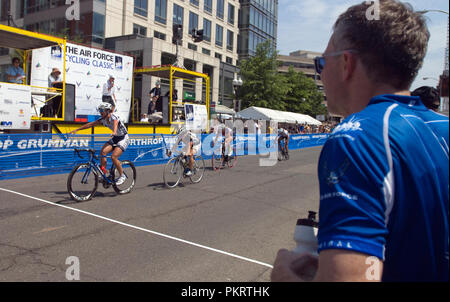 Le Womens pro champ pendant l'Air Force Cycling Classic Clarendon Cup le 12 mai 2010, à Arlington, en Virginie. Banque D'Images