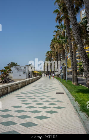 Espagne, Malaga - 24 juin 2017 : voie le long de la plage de malagueta à Malaga, en Espagne, l'Europe par un beau jour d'été Banque D'Images