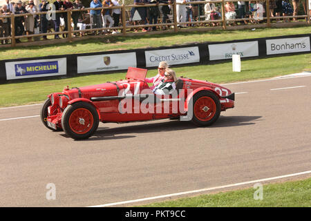 Septembre 2018 - Dames de la conduite sur une parade lap à Goodwood Revival le week-end Banque D'Images