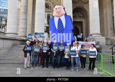 Banque mondiale, Londres, Royaume-Uni. 15 septembre 2018. Manifestation en face de la Banque d'Angleterre sur le 10e anniversaire de l'effondrement de Lehman Brothers qui conduisent à la crise financière mondiale. Crédit : Matthieu Chattle/Alamy Live News Banque D'Images