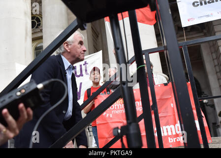 Banque mondiale, Londres, Royaume-Uni. 15 septembre 2018. Manifestation en face de la Banque d'Angleterre sur le 10e anniversaire de l'effondrement de Lehman Brothers qui conduisent à la crise financière mondiale. Crédit : Matthieu Chattle/Alamy Live News Banque D'Images