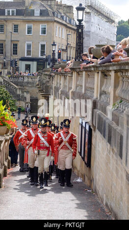 Bath, Royaume-Uni. 15 septembre 2018. Les fans de Jane Austen se rassembler dans regency robe de promenade à travers la ville historique de Bath. Le Jane Austen annuel Festival attire des gens de partout dans le monde pour célébrer le célèbre romancier travail. ©JMF News / alamy Live News Banque D'Images