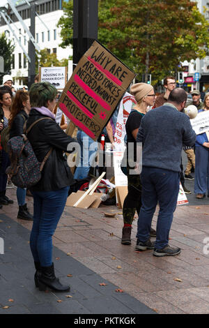 Cork, Irlande. 15 Septembre, 2018. Cork, Irlande. 15 Septembre, 2018. Rassemblement pour le logement et contre l'Brutaility Garda, la ville de Cork. Aujourd'hui à 14 heures un rassemblement a eu lieu le Grand Parade, la ville de Cork. La manifestation était de protester contre les événements récents sur la rue Frederick nord de Dublin qui a vu plusieurs personnes blessées lors d'une expulsion par la police dans une cagoule. Credit : Damian Coleman/Alamy Live News. Banque D'Images