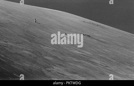 Ski alpin hommes sur Great Sand Dunes Banque D'Images