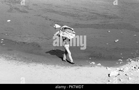 Ski alpin hommes sur Great Sand Dunes Banque D'Images