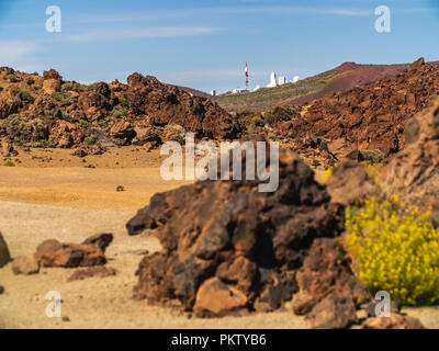 Les télescopes de l'observatoire astronomique d'Izana sur parc du Teide, Tenerife, Espagne Banque D'Images