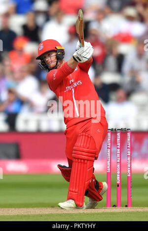 La foudre Lancashire Alex Davies les chauves-souris au cours de l'épanouissement T20 Blast Semi finale match le jour des finales à Edgbaston, Birmingham. Banque D'Images