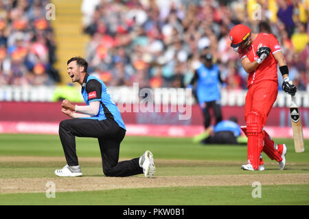 La rapide Worcestershire Ed Barnard célèbre en tenant un guichet au cours de l'épanouissement T20 Blast Semi finale match le jour des finales à Edgbaston, Birmingham. Banque D'Images