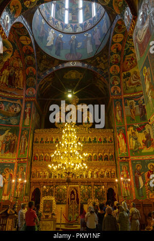 Le magnifique intérieur de nouveau l'église Saint Georges à Bucarest, Roumanie. Banque D'Images