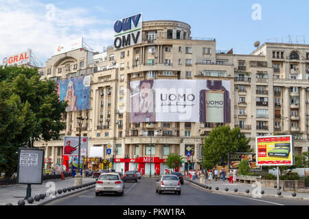 À plusieurs étages typique dans le centre de bloc de Bucarest, Roumanie. Banque D'Images