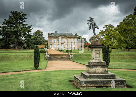 Melbourne Hall & Gardens, Derbyshire, Royaume-Uni. Un château et jardins classés du 18ème siècle Banque D'Images