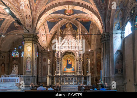Innenraum der Kirche Orsanmichele, Florenz, Toskana, Italien | église Orsanmichele autel, Florence, Toscane, Italie Banque D'Images