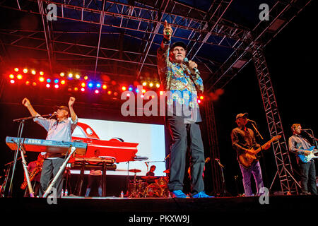 Hutchinson, Kansas, États-Unis, le 15 septembre 2018 Mike Love mène les Beach Boys dans le concert de ce soir sur la scène de l'arène sans fil à l'Nex-Tech Kansas State Fair. Credit : mark reinstein/Alamy Live News Crédit : mark reinstein/Alamy Live News Banque D'Images