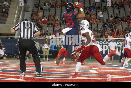 Tucson, Arizona, USA. 15 Sep, 2018. Arizona's Wide Receiver CEDRIC PETERSON (18) capture un laissez passer pour un touché contre l'Utah du sud est de retour TAELIN WEBB Samedi, 15 septembre 2018, au stade de l'Arizona à Tucson, Arizona. Crédit : Jeff Brown/ZUMA/Alamy Fil Live News Banque D'Images