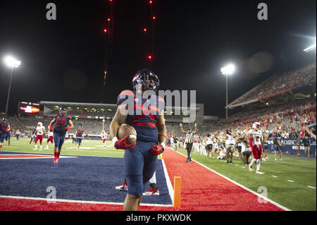 Tucson, Arizona, USA. 15 Sep, 2018. Arizona's running back ANTHONY MARISCAL (25) célèbre un touché contre l'Utah du sud samedi, 15 septembre 2018, au stade de l'Arizona à Tucson, Arizona. Arizona a gagné 62-31 contre le sud de l'Utah. Crédit : Jeff Brown/ZUMA/Alamy Fil Live News Banque D'Images